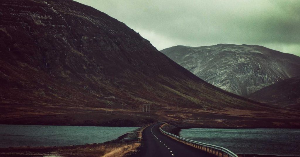 Hince Mood Enhancer: The ‘Clean Girl’ Makeup Essential