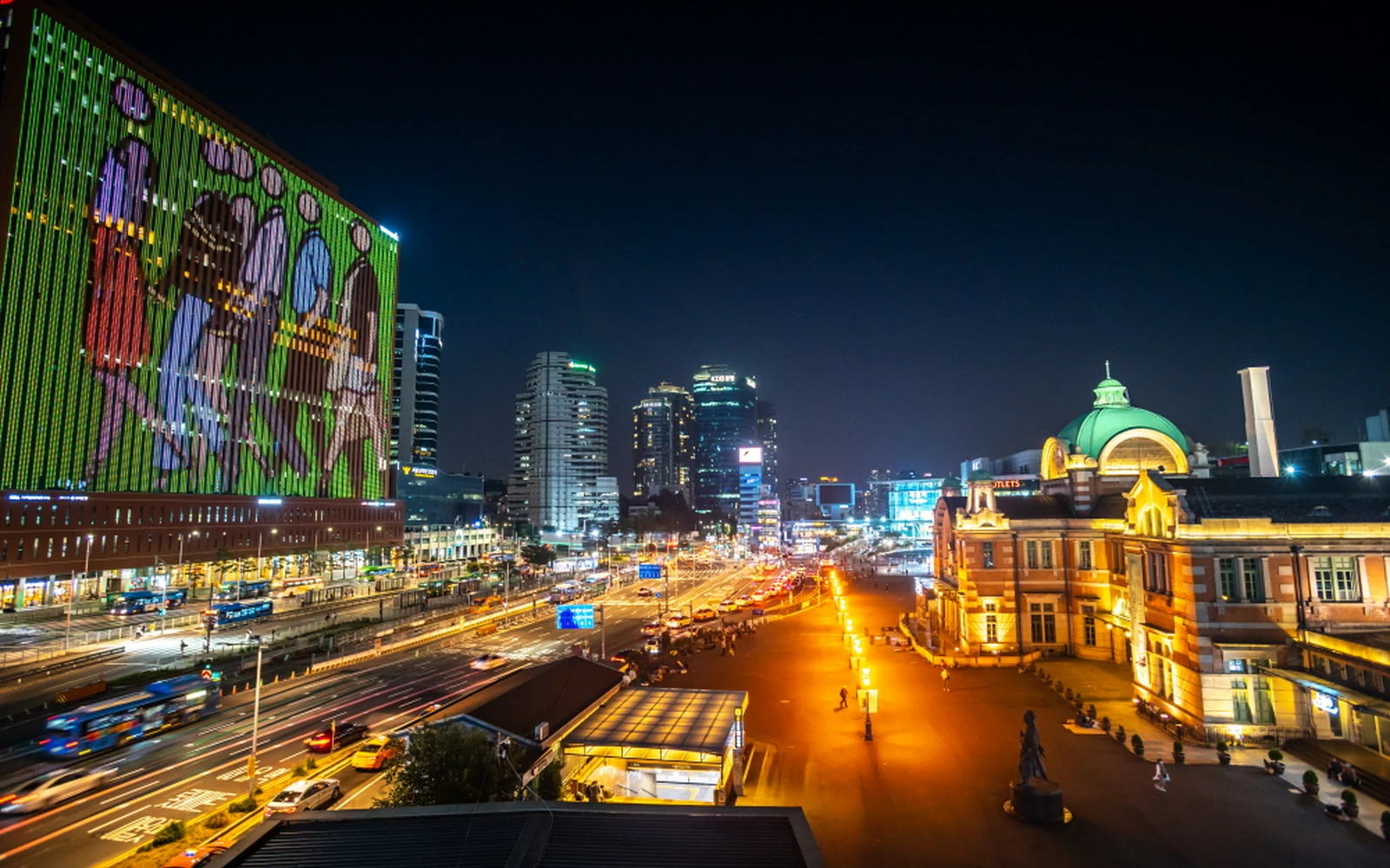 Night view of Seoul Station for the AREX Express vs All-Stop family cost comparison